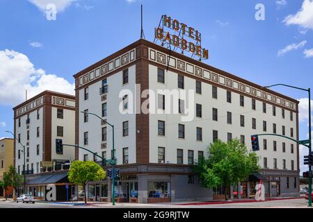 Das Hotel Gadsden, ein Wahrzeichen der Grenzstadt Douglas, AZ, hat eine geschichtsträchtigte Vergangenheit mit vielen berühmten Gästen, darunter Pancho Villa und Geister Stockfoto