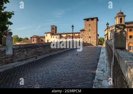 Die Fabricius Braut oder Ponte dei Quattro Capi, ist die älteste römische Brücke in Rom, Italien, noch in seinem ursprünglichen Zustand. Stockfoto