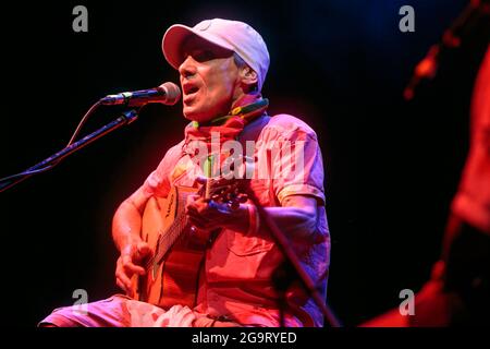 manu chao spielt live während des Blumenfestivals in Turin Stockfoto