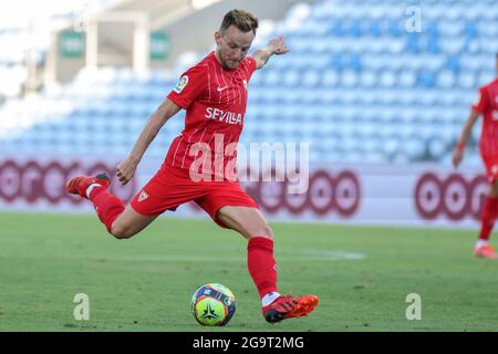 Faro, Portugal. 27. Juli 2021, Ivan Rakitic von Sevilla CF während des Vorsaison-Freundschaftsspiel zwischen Sevilla CF und Paris Saint Germain im Algarve-Stadion in Faro, Portugal. Stockfoto