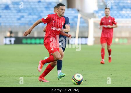 Faro, Portugal. 27. Juli 2021, Jesus Navas von Sevilla CF während des Vorsaison-Freundschaftsspiel zwischen Sevilla CF und Paris Saint Germain im Algarve-Stadion in Faro, Portugal. Stockfoto