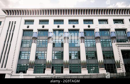 Carreras Cigarette Factory, ein Art déco-Gebäude aus der ägyptischen Neuzeit des 20. Jahrhunderts. Stockfoto