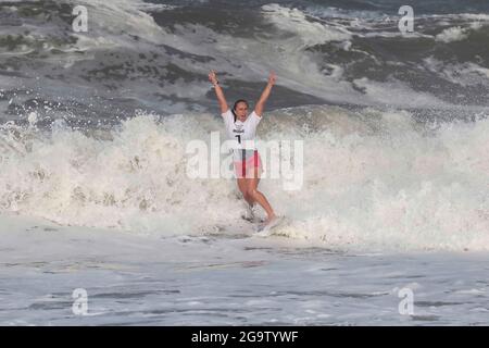 Chiba, Japan. Juli 2021. Carissa Moore (USA) Surfen : Frauen-Finale während der Olympischen Spiele in Tokio 2020 am Tsurigasaki Surfing Beach in Chiba, Japan . Quelle: KONDO/AFLO/Alamy Live News Stockfoto