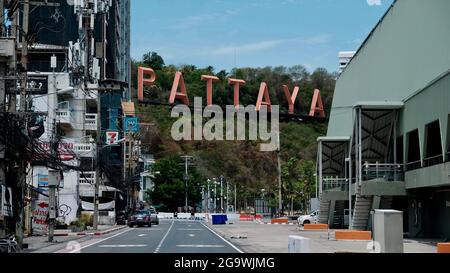 Plakatwand Schild Farbige Lichter Stadt Logo Pattaya Thailand Stockfoto