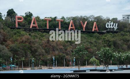 Plakatwand Schild Farbige Lichter Stadt Logo Pattaya Thailand Stockfoto