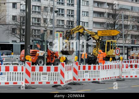 Berlin /Deutschland 05. März 2019/ Straßenbahnen fahren die Wiederaufbauarbeiten in der deutschen Hauptstadt Berlin Deutschland sind in Bearbeitung. (Foto..Francis Joseph Dean/Dean Bilder) Stockfoto