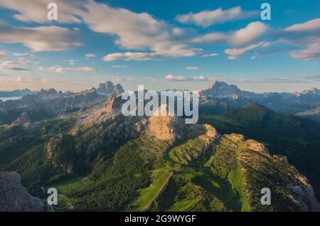 Die Dolomiten Norditalien - Aufnahme vom Lagazuoi auf unserer Alta Via 1 Wanderung. Stockfoto
