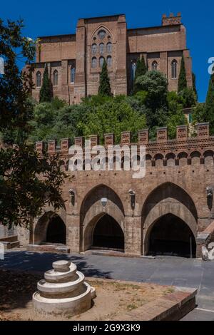 Fontebranda älteste mittelalterliche klassische Brunnen in Siena Stockfoto