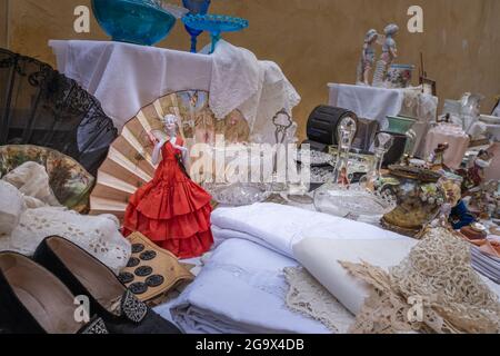 Flohmarkt Stand In Arezzo Italien Stockfoto