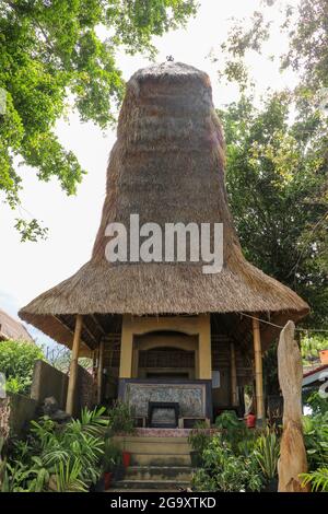 Bali, 23. März 2020. Strohdachbungalow an der Nordostküste von Bali, Indonesien Stockfoto