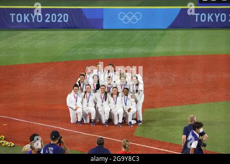 USA Team Photo (USA), Silbermedaille 27. JULI 2021 - Softball : Frauen-Softball-Medaille während der Olympischen Spiele 2020 in Tokio im Baseballstadion Fukushima Azuma in Fukushima, Japan. Kredit: YUTAKA/AFLO SPORT/Alamy Live Nachrichten Stockfoto