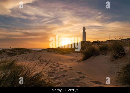 Trafalgar Leuchtturm bei Sonnenuntergang, Canos de Meca, Cáááiz, Andalusien, Spanien Stockfoto