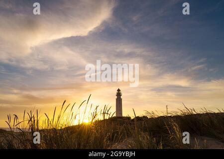 Trafalgar Leuchtturm bei Sonnenuntergang, Canos de Meca, Cáááiz, Andalusien, Spanien Stockfoto