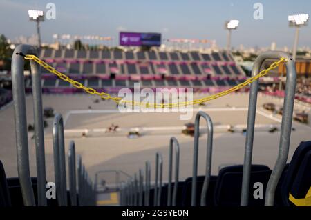 Tokio, Japan. Juli 2021. Pferdesport/Dressur: Olympiade, Einzelsport, Finale im Reitpark. Die Tribünen sind abgesperrt. Quelle: Friso Gentsch/dpa/Alamy Live News Stockfoto