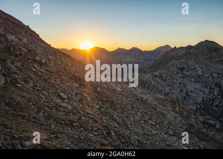 Sonnenuntergang über Rocky Mountains Peaks, Colorado Stockfoto