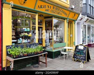 CAMBRIDGE ENGLAND MILL ROAD ARJUNA VOLLWERTKOST VEGETARIERLADEN Stockfoto