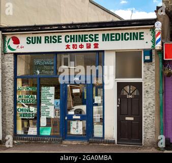 CAMBRIDGE ENGLAND MÜHLE STRASSE SONNE AUFGEHEN CHINESISCHE MEDIZIN PRAXIS Stockfoto