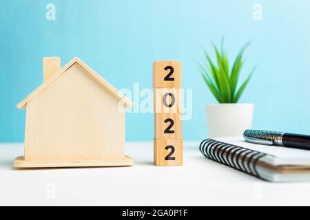 Konzept für den Kauf und Verkauf von Häusern und Immobilien in 2022 Jahr Stockfoto