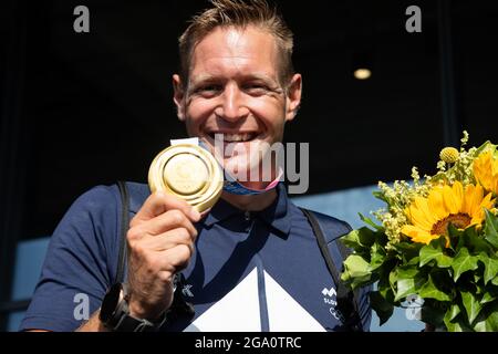 Zgornji Brnik, Slowenien. Juli 2021. Benjamin Savsek, slowenischer Goldmedaillengewinnerin im Kanuslalom bei den Olympischen Spielen in Tokio, kommt am Flughafen Ljubljana an.Benjamin Savsek gewann am Montag Sloweniens erstes Kanuslalom-Gold bei den Olympischen Spielen in Tokio. Kredit: SOPA Images Limited/Alamy Live Nachrichten Stockfoto