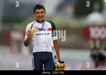 Tokio, Japan. Juli 2021. Podium Richard CARAPAZ (ECU) Gewinner Goldmedaille während der Olympischen Spiele Tokio 2020, Radrennen Männer am 24. Juli 2021 auf dem Fuji International Speedway in Oyama, Japan - Foto Kishimoto/DPPI/LiveMedia Kredit: Unabhängige Fotoagentur/Alamy Live News Stockfoto