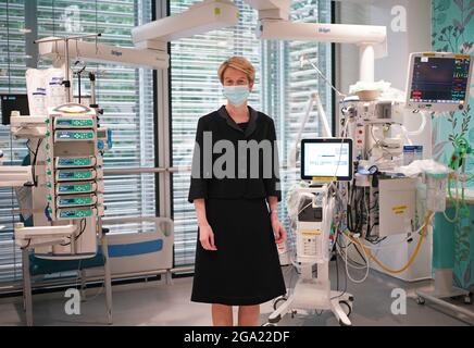 Amanda Pritchard bei einem Besuch im University College Hospital London, nach der Ankündigung ihrer Ernennung zur neuen Geschäftsführerin des NHS in England. Bilddatum: Mittwoch, 28. Juli 2021. Stockfoto