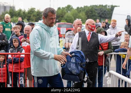 Slavisa Jokanovic, Managerin von Sheffield United, kommt im Keepmoat Stadium an Stockfoto