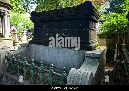 Das Grab von Delacroix auf dem Friedhof Pere Lachaise, dem größten Friedhof in Paris, Frankreich. Stockfoto