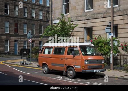 1989 Volkswagen Westfalia Joker Wohnmobil auf der Straße in Edinburgh, Schottland, Großbritannien geparkt. Stockfoto