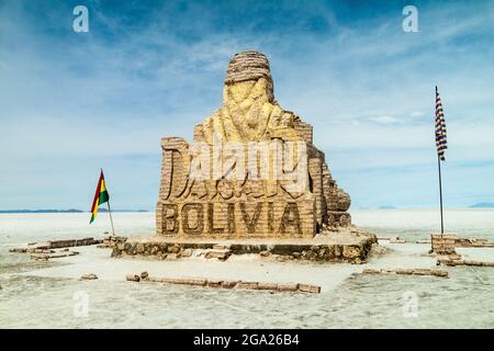 Dakar-Denkmal auf der Salar de Uyuni-Salzpfanne, Bolivien Stockfoto