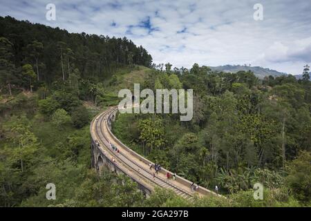 Nine Arch Bridge zwischen Ella und Demodra, Hill Country, Sri Lanka; Ella, Badulla District, Sri Lanka Stockfoto