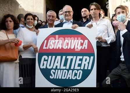 Rom, Italien. Juli 2021. Rom 28/07/2021 Roberto Gualtieri präsentiert das Symbol der Bürgerliste, die seine Kandidatur für den Bürgermeister unterstützt Kredit: Independent Photo Agency/Alamy Live News Stockfoto