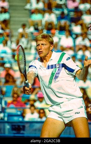 Boris Becker (GER) gewinnt die Meisterschaft bei den US Open Tennis 1989. Stockfoto