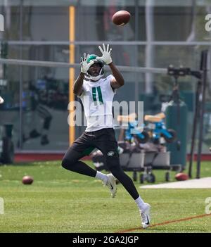Florham Park, New Jersey, USA. Juli 2021. Denzel Mims (11), Empfänger von New York Jets, nimmt an einer Übung während des morgendlichen Trainingslagers im Atlantic Health Jets Training Center, Florham Park, New Jersey, Teil. Duncan Williams/CSM/Alamy Live News Stockfoto