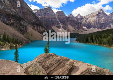 Moraine Lake im Valley of the Ten Peaks, Banff National Park; Alberta, Kanada Stockfoto
