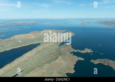 Luftaufnahme des Lake Argyle, Westaustraliens größtem künstlichen Süßwasserreservoir in East Kimberley; Western Australia, Australien Stockfoto