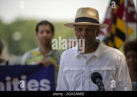 Washington, Usa. Juli 2021. Samuel Jordan, Präsident der Baltimore Transit Equity Coalition, spricht bei einer Kundgebung des CIS-Fonds, bei der der Kongress zur Unterstützung erneuerbarer Energien und des amerikanischen Beschäftigungsplans von Präsident Joe Biden am Mittwoch, 28. Juli 2021, in Washington, DC, aufgerufen wurde. Foto von Bonnie Cash/UPI Credit: UPI/Alamy Live News Stockfoto