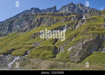 Wasserfall an der Hochalpenstraße (Hochalpenstraße) bei Kaiser-Franz-Josefs-Höhe; Kärnten (Kärnten), Österreich Stockfoto