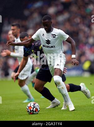 MK Dons' Mo EISA in Aktion während des Vorsaison-Freundschaftsspiel im Stadium MK, Milton Keynes. Bilddatum: Mittwoch, 28. Juli 2021. Stockfoto