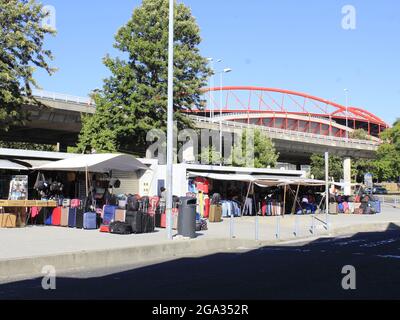 Lissabon, Lissabon Portugal. Juli 2021. (INT) Bewegung von Menschen in U-Bahnstationen von Lissabon. 28. Juli 2021, Lissabon, Portugal: Bewegung von Menschen an U-Bahn-Stationen und Bushaltestellen in Lissabon, Portugal, am Mittwoch (28) (Foto: © Edson De Souza/TheNEWS2 via ZUMA Press Wire) Stockfoto