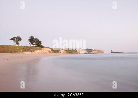 Four Mile Beach an der kalifornischen Küste, USA; Santa Cruz, Kalifornien, USA Stockfoto