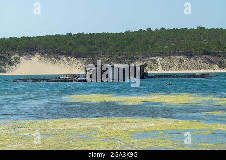 Lagoa („Lagune“) de Albufeira liegt auf der westlichen Seite der Halbinsel Setúbal, zwischen Caparica und Espichel Cap. Stockfoto