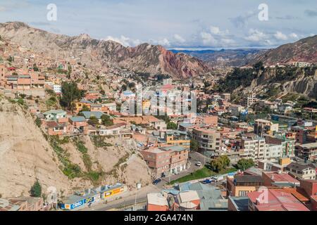 LA PAZ, BOLIVIEN - 28. APRIL 2015: Luftaufnahme von La Paz. Stockfoto