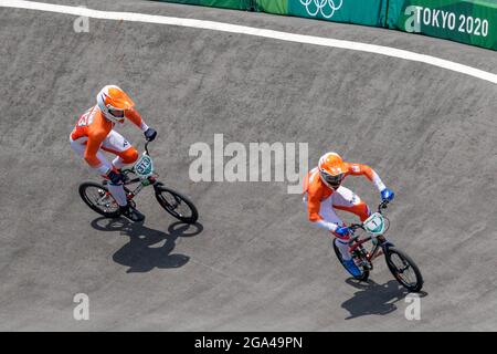 TOKIO, JAPAN - 29. JULI: Niek Kimmann aus den Niederlanden und Twan van Gendt aus den Niederlanden treten am 2. Juli 2021 während der Olympischen Spiele 2020 in Tokio im Aomi Urban Sports Park in Tokio, Japan, beim Viertelfinale-Lauf 29 an (Foto von Ronald Hoogendoorn/Orange Picics) NOCNSF House of Sports Stockfoto