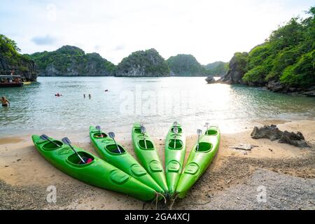 Schöne Bai TU Long Bay in der Provinz Quang Ninh Nordvietnam Stockfoto