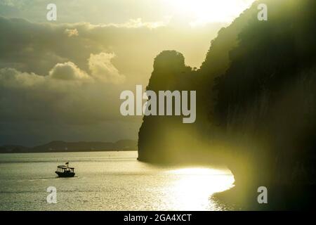 Schöne Bai TU Long Bay in der Provinz Quang Ninh Nordvietnam Stockfoto