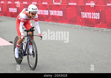 Oyama, Japan. Juli 2021. Radfahren: Olympische Spiele, Oyama (22.10 km), Einzelzeitfahren der Frauen auf dem Fuji International Speedway. ERI Yonamin aus Japan. Quelle: Sebastian Gollnow/dpa/Alamy Live News Stockfoto