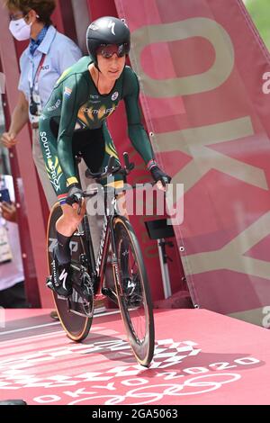 Oyama, Japan. Juli 2021. Radfahren: Olympische Spiele, Oyama (22.10 km), Einzelzeitfahren der Frauen auf dem Fuji International Speedway. Ashleigh Moolman-Pasio aus Südafrika. Quelle: Sebastian Gollnow/dpa/Alamy Live News Stockfoto