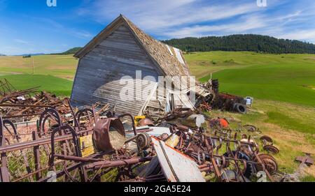 Eingestürztes Schulgebäude im landwirtschaftlichen Palouse-Gebiet im Osten des Staates Washington Stockfoto