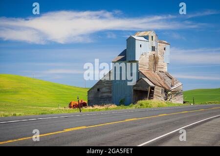 Old Grain Lift in der Nähe von Pullman, Washington, in der Region Palouse im Osten Washingtons. Stockfoto