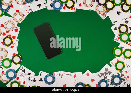 Sicht von oben mit kopieren. Banner template layout Mockup für online Casino. Grüne Tabelle, Ansicht von oben am Arbeitsplatz. Stockfoto